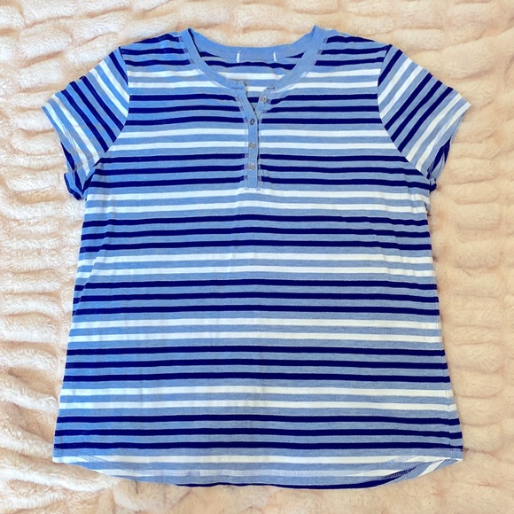 Blue striped short sleeve shirt with silver buttons. - Picture 2 of 2